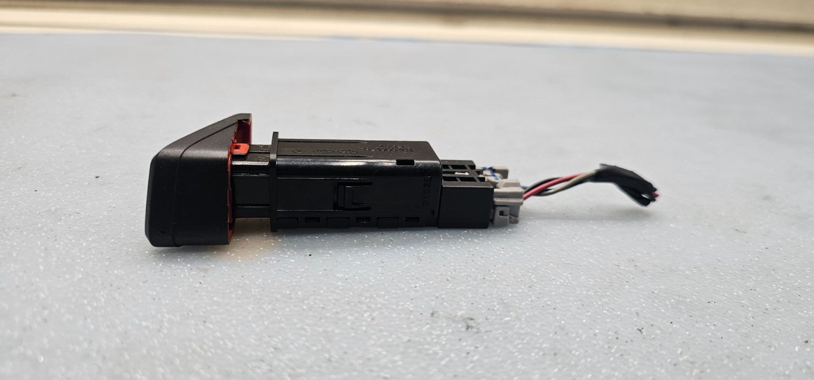 🔥11-14 HYUNDAI SONATA GLS HAZARD Emergency Flasher Switch Assembly Black OEM