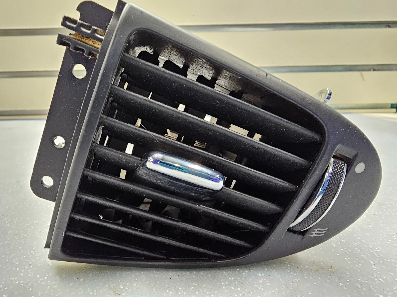 🔥04-07 JAGUAR XJ8 LEFT DRIVER Outer Dash Front Center Air Vent Heater OEM