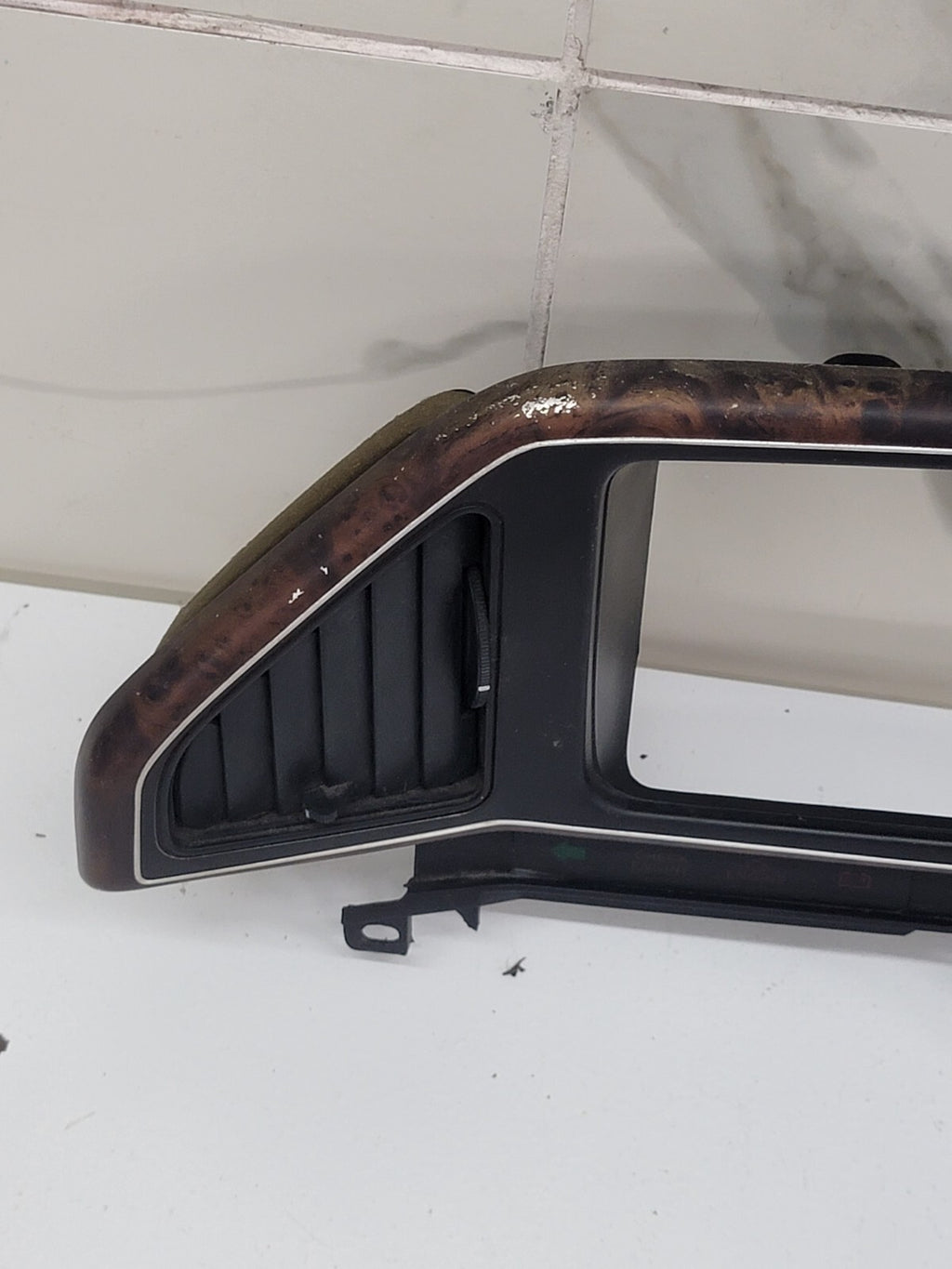 87-91 Ford F-150 F250 F350 BRONCO Dash CLUSTER Bezel Speedo Gauge Trim C11