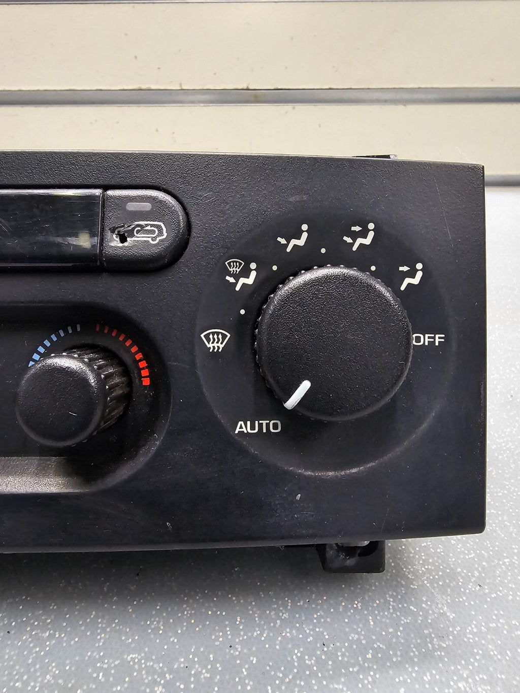 99-04 JEEP GRAND CHEROKEE Dash AC Heater Temperature Climate Control Conditioner