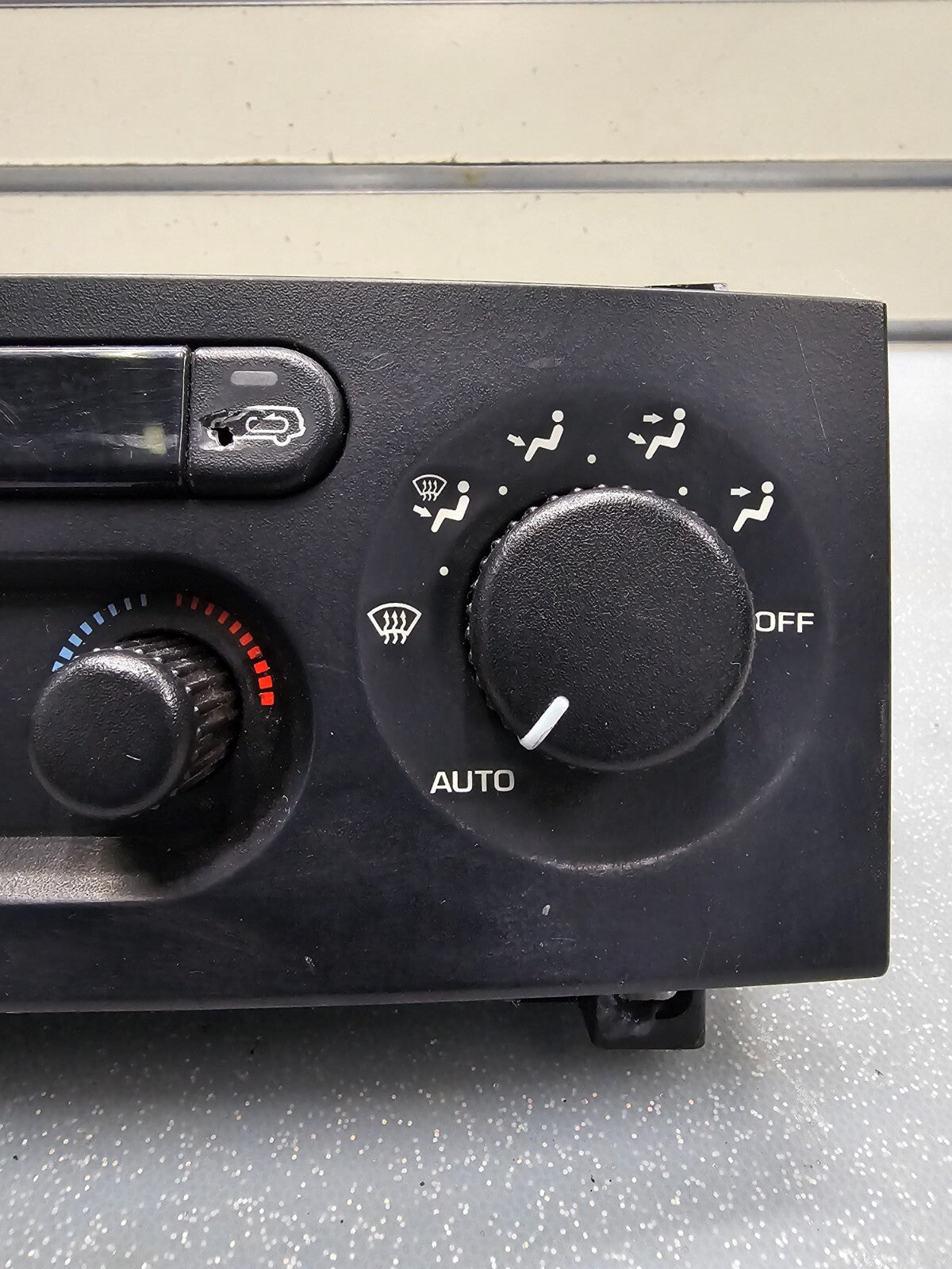 99-04 JEEP GRAND CHEROKEE Dash AC Heater Temperature Climate Control Conditioner
