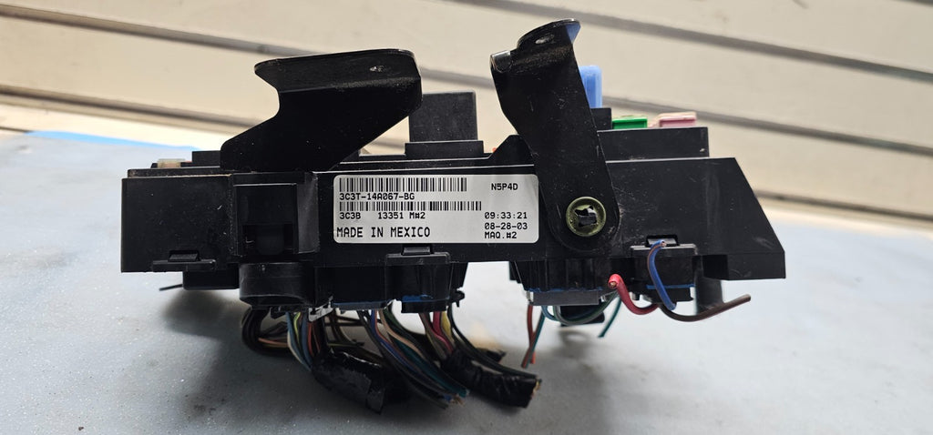🔥05-07 FORD F250 F350 SUPERDUTY FUSE JUNCTION RELAY MODULE  BOX INTEGRATED