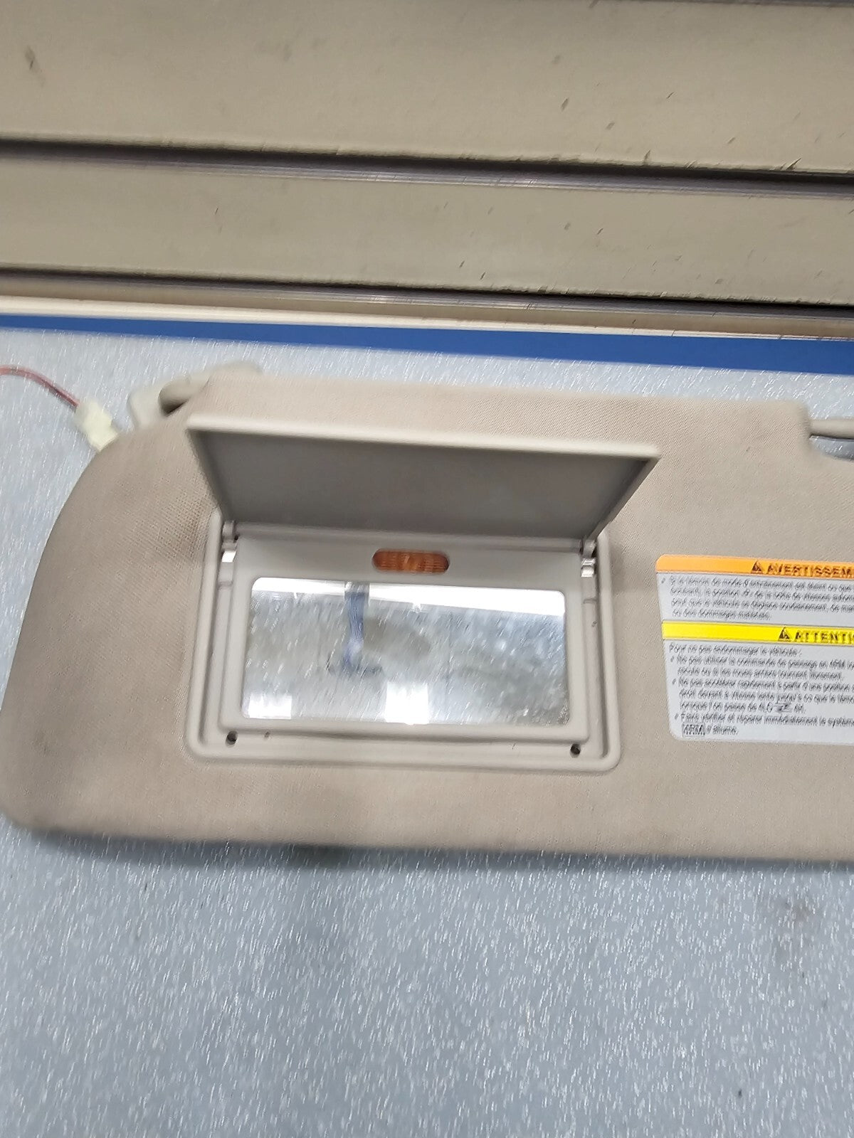 🔥05-12 Nissan Xterra Frontier Pathfinder Sun Visor driver side (gray-lighted)