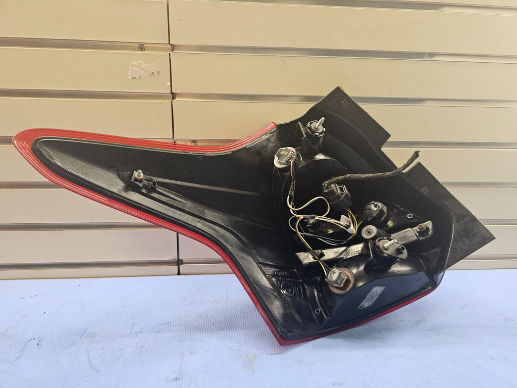 🔥12-14 Ford Focus Sedan Right Passenger Tail Brake Stop Light Lamp Assembly OEM