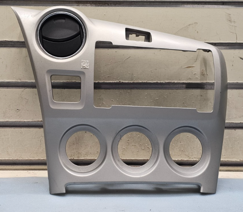 🔥09-13 Toyota Matrix / Pontiac Vibe Dash Radio Bezel Gray Silver Trim OEM