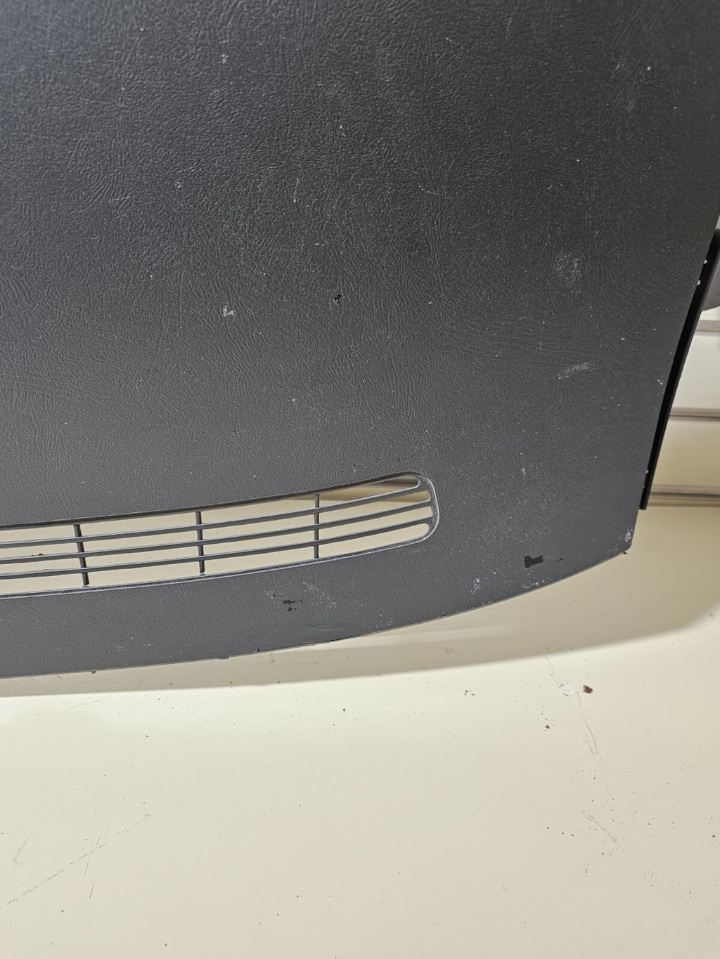 🔥99-06 SILVERADO SIERRA TAHOE Upper Cap Cover Top Dashboard Pad GRAPHITE DP1