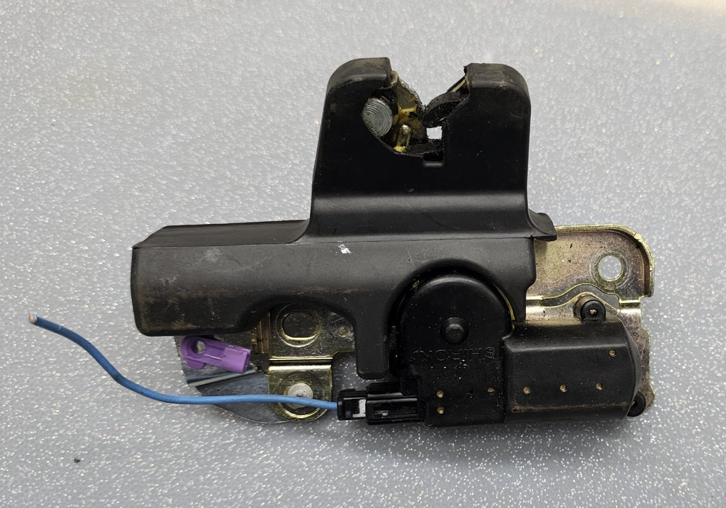 🔥00-04 Avalon Trunk Latch Deck Lid Door Lock Actuator Luggage Compartment OEM