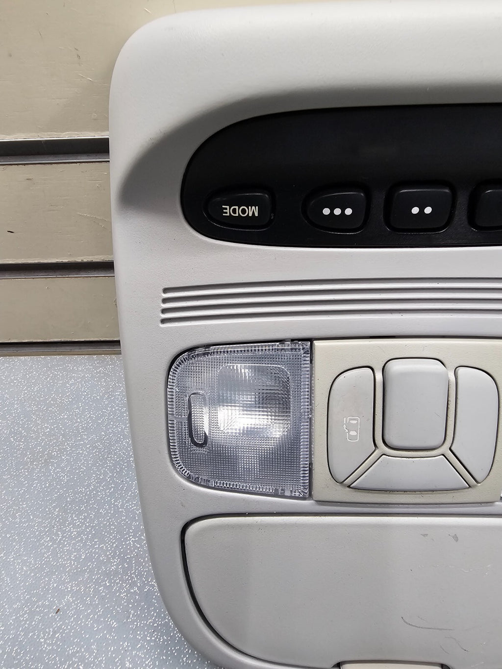 🔥04-10 Toyota Sienna Overhead Console Dome Map Light Storage Assembly LT GRAY