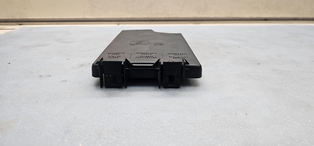 04-16 AVENGER SEBRING JEEP PATRIOT CALIBER Front Relay Engine Fuse Box Cover Lid