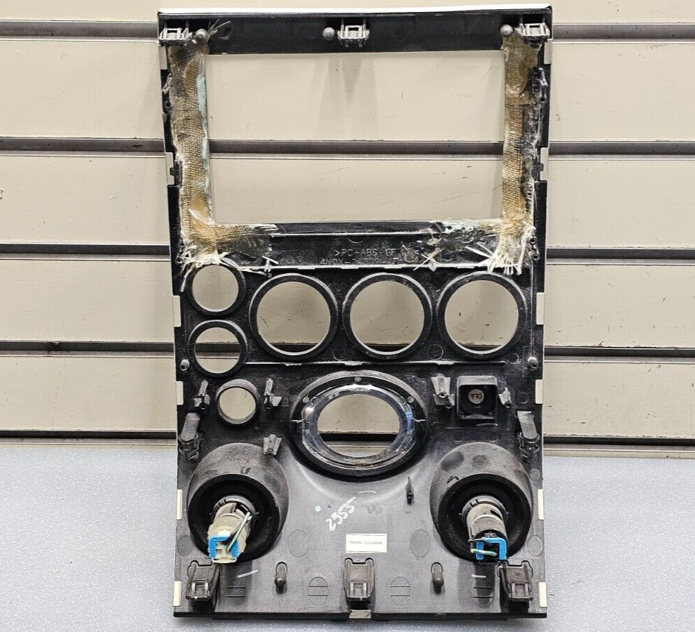 04-07 Infiniti QX56 Dash Climate AM FM Radio Stereo Display Bose Bezel Tan OEM
