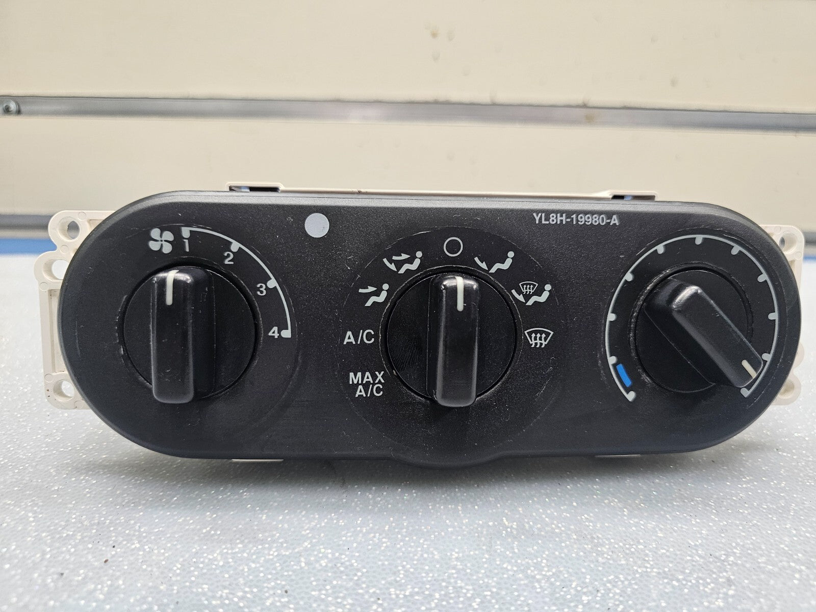 01-07 Escape Mariner Dash AC Heater Climate Temperature control Conditioning OEM
