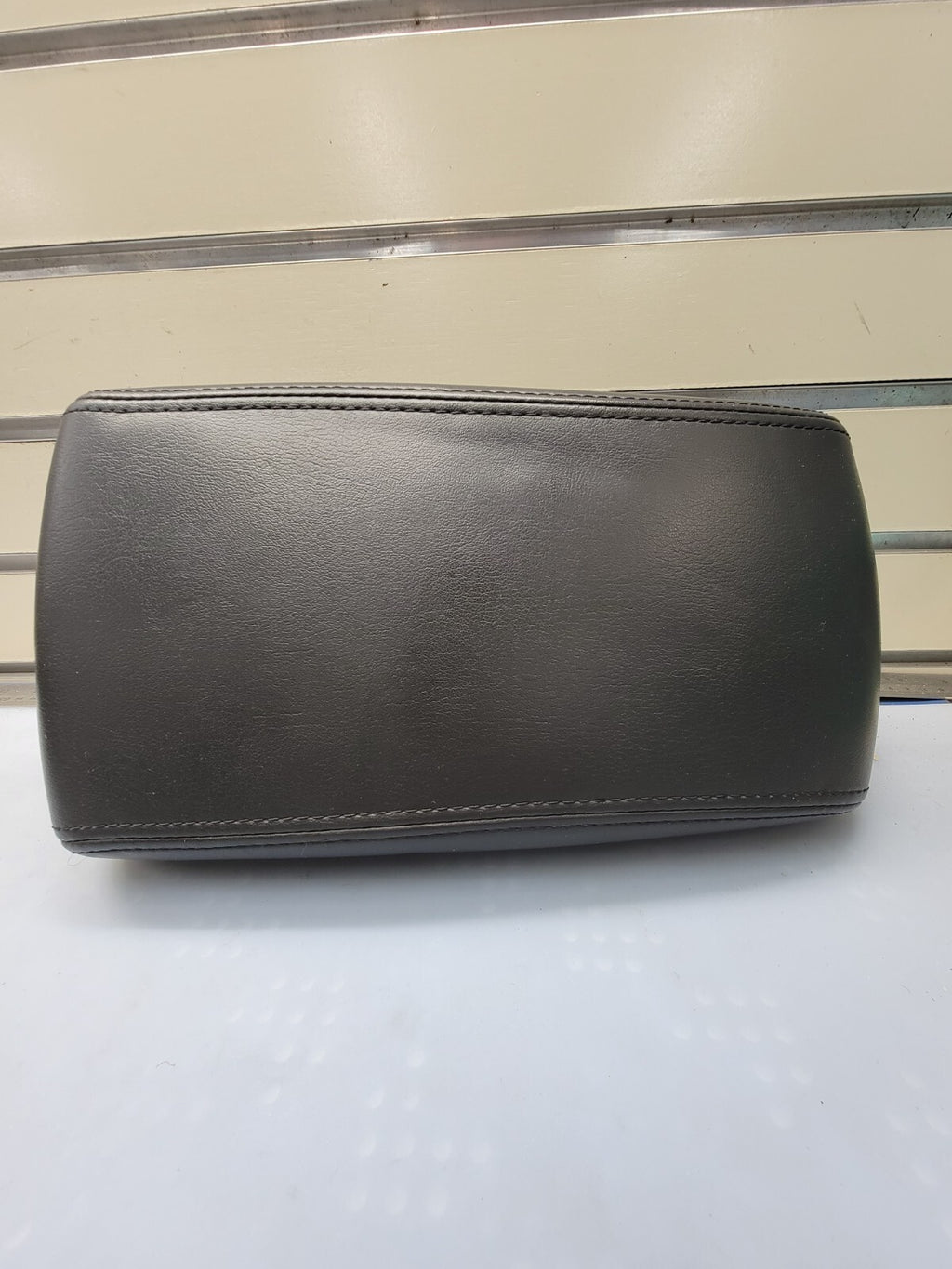 🔥06-13 CHEVROLET IMPALA CENTER CONSOLE ARM REST LID TOP PAD COVER BLACK LEATHER