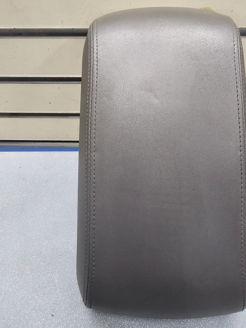 🔥07-10 Edge Center Console Lid Top Pad Leather Armrest Storage Assembly DK Gray
