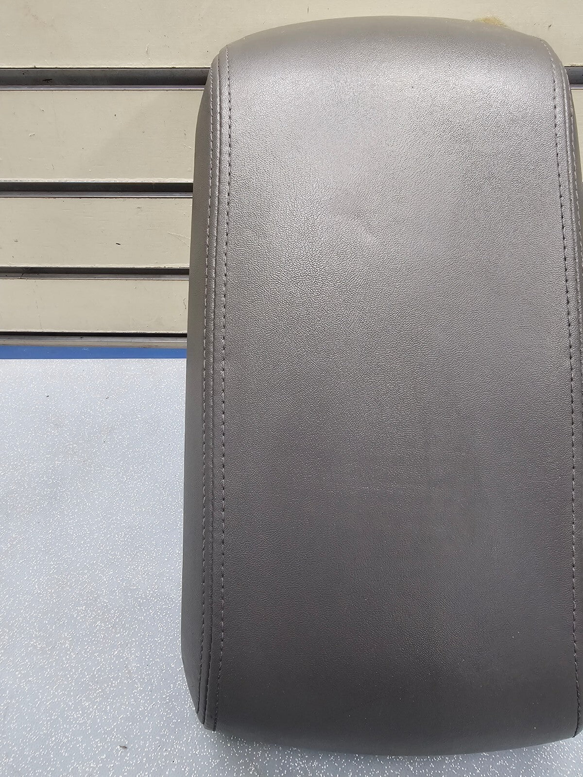 🔥07-10 Edge Center Console Lid Top Pad Leather Armrest Storage Assembly DK Gray