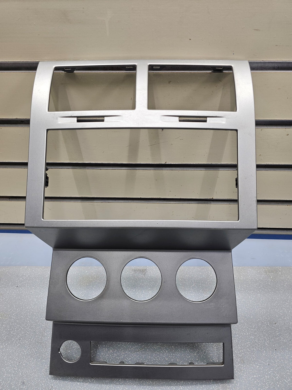🔥2007-2012 Dodge Nitro Dash Radio Trim Bezel Silver W/ CLIMATE CONTROL SILVER