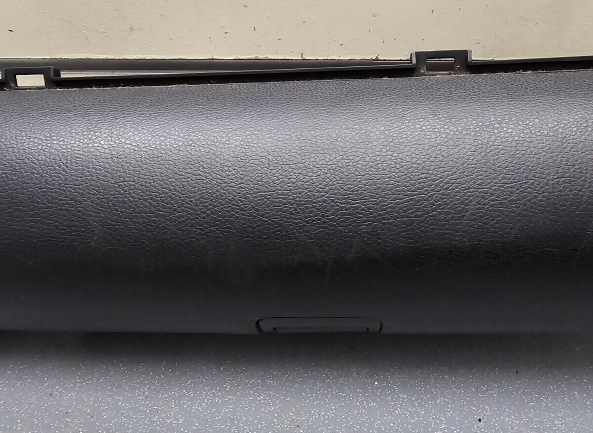 🔥03-07 Infiniti G35 Coupe Dash Upper Glove Box Storage Compartment Cover Black