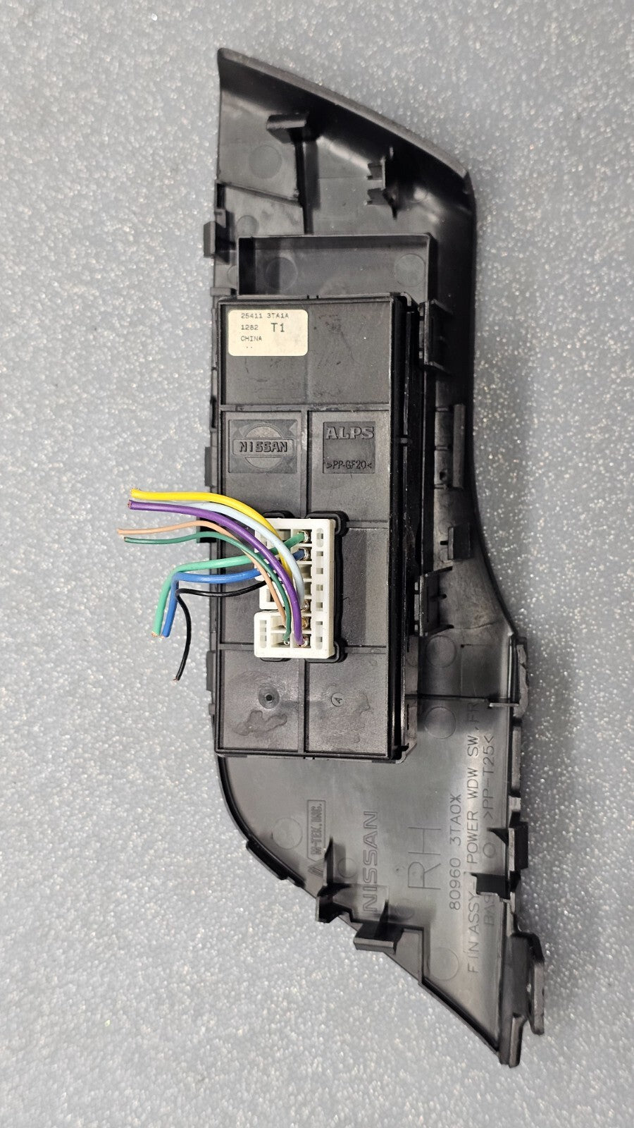 13-16 Altima Right Passenger Power Door Window Control Switch Assembly Black