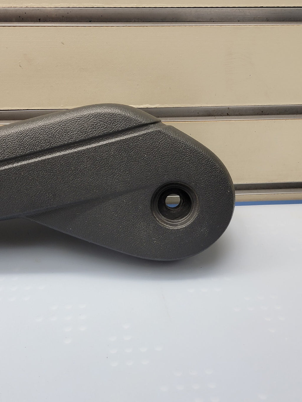 08-11 CARAVAN TOWN & COUNTRY RIGHT PASSENGER SIDE FRONT SEAT ARMREST GRAY