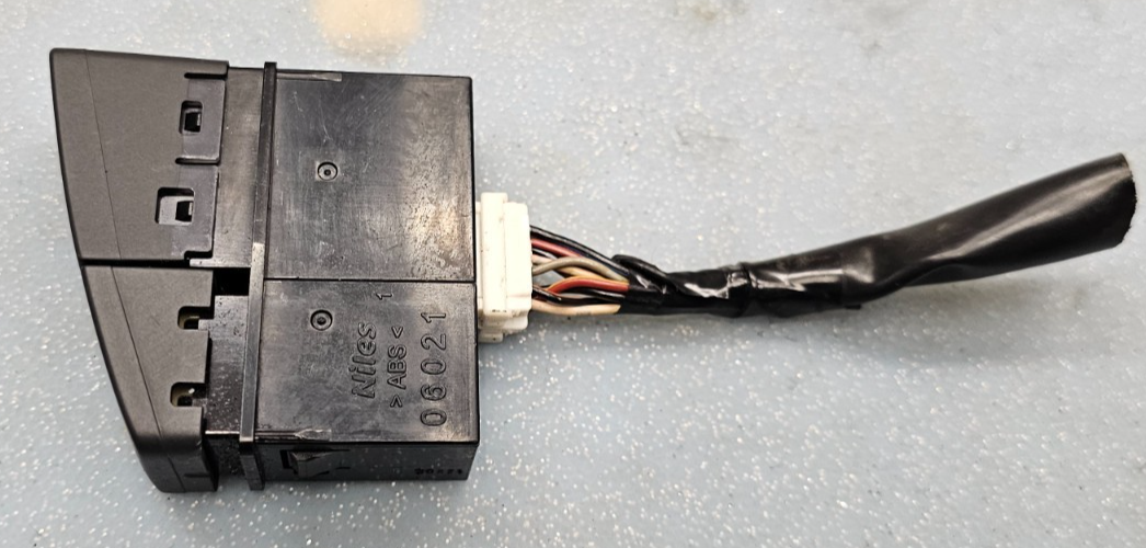 🔥10-17 Suzuki Swift Flasher Hazard Relay Warning Light Switch Assembly Black
