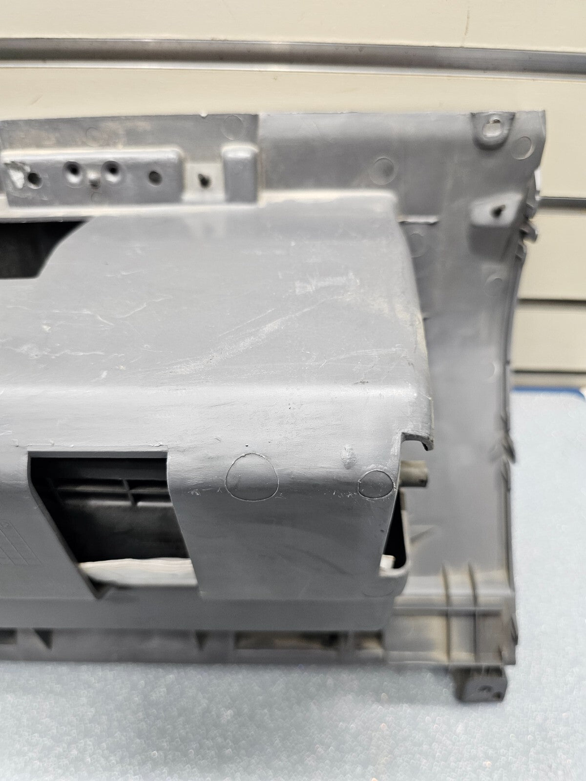 🔥98-01 FRONTIER XTERRA LOWER DASH GLOVE BOX STORAGE COMPARTMENT ASSEMBLY GRAY