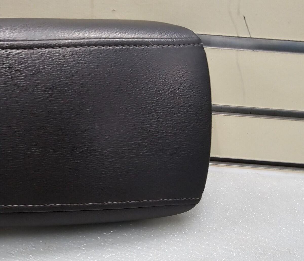 🔥13-16 Ford Fusion Front Center Console Lid Armrest Leather Cover Top Pad Black