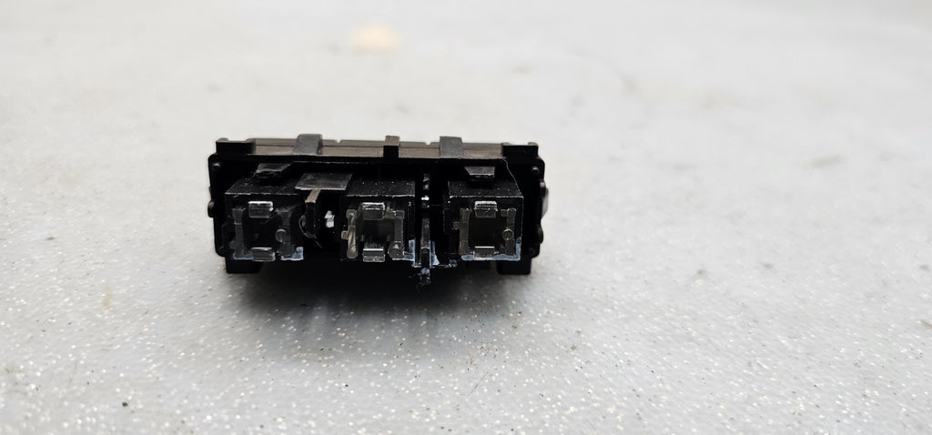 🔥06-09 Suzuki XL-7 Center Traction Information Display Locking Lock Switch