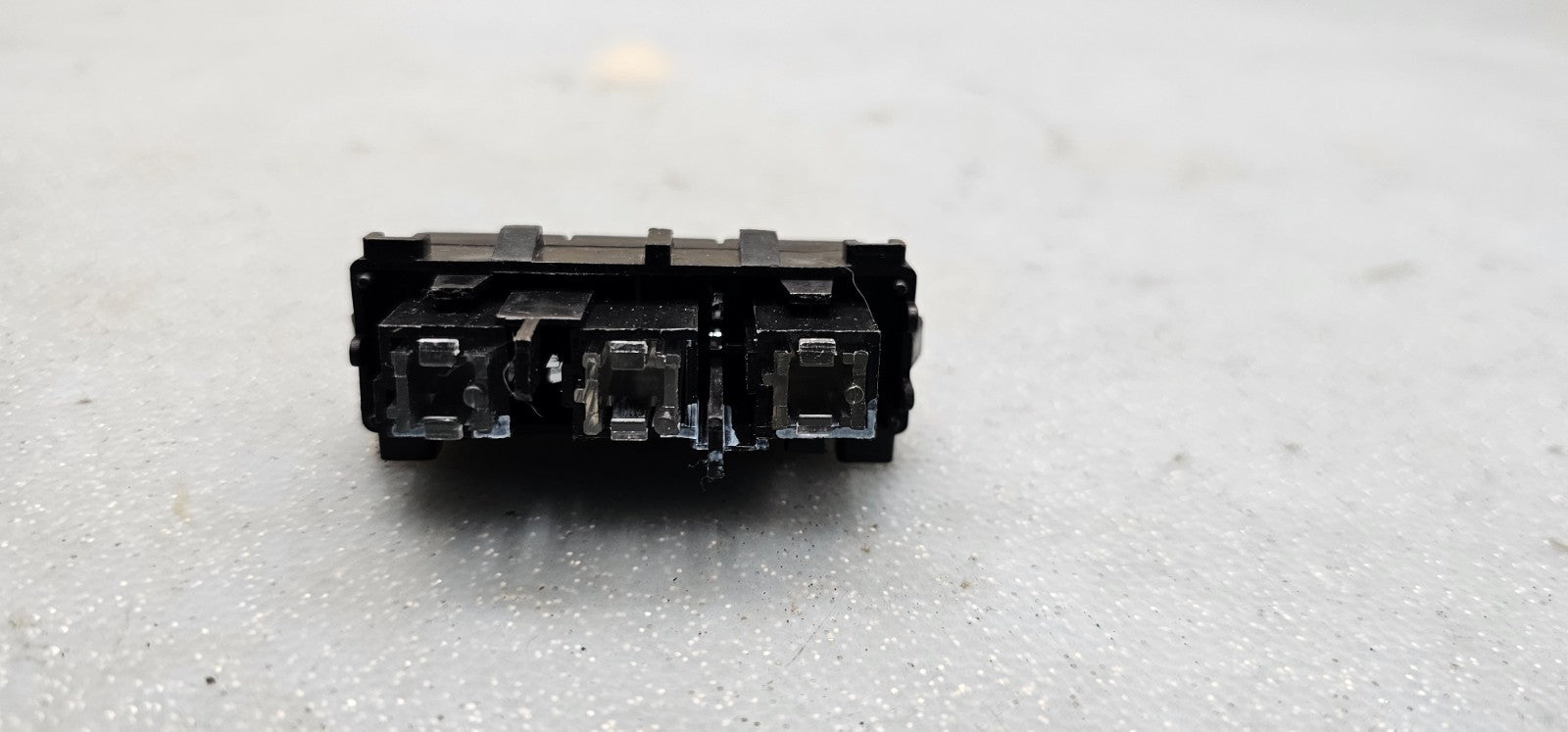 🔥06-09 Suzuki XL-7 Center Traction Information Display Locking Lock Switch