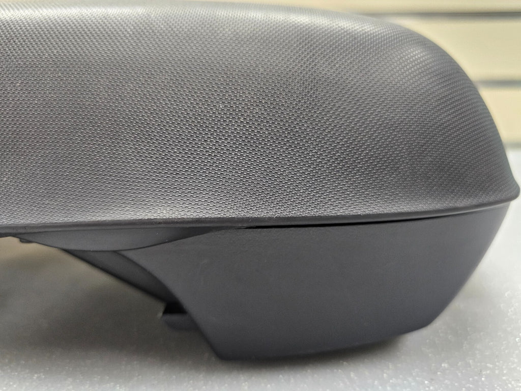 🔥04-11 MITSUBISHI ENDEAVOR CENTER CONSOLE LID ARMREST TOP COVER ASSEMBLY BLACK