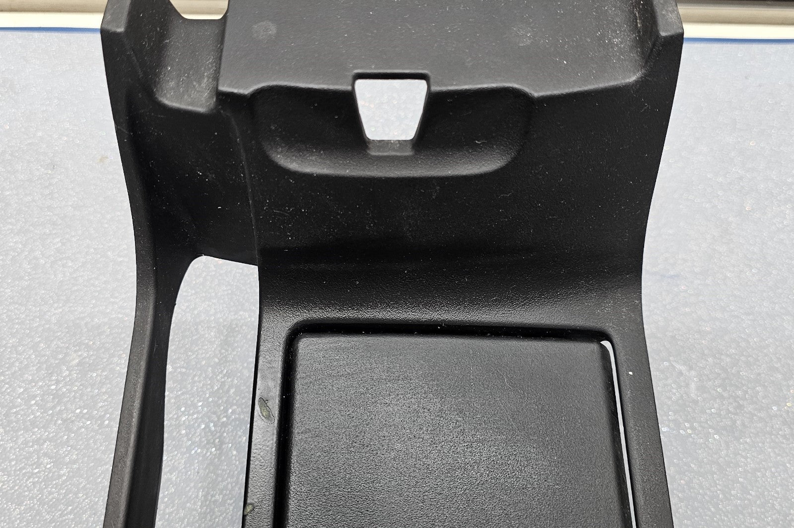 🔥04-06 MAZDA 3 CENTER CONSOLE CUP DRINK HOLDER FLOOR TRIM PANEL BEZEL BLACK