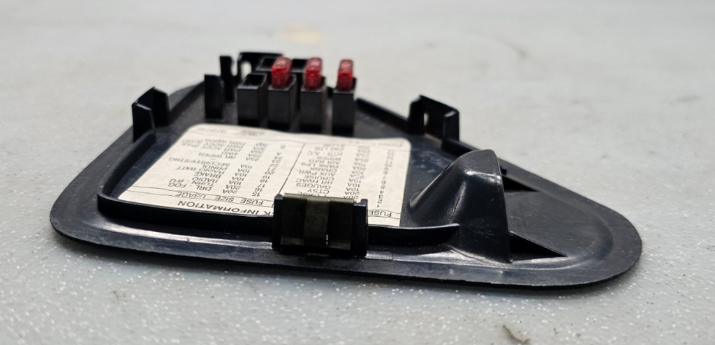 🔥95-99 Chevy GMC CK Tahoe Truck Dash Fuse Box Cover Lid Door Assembly Black