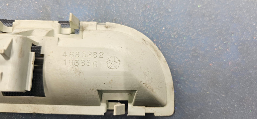 🔥1994-2000 CHRYSLER VOYAGER GRAND VOYAGER INTERIOR DOME LIGHT OEM