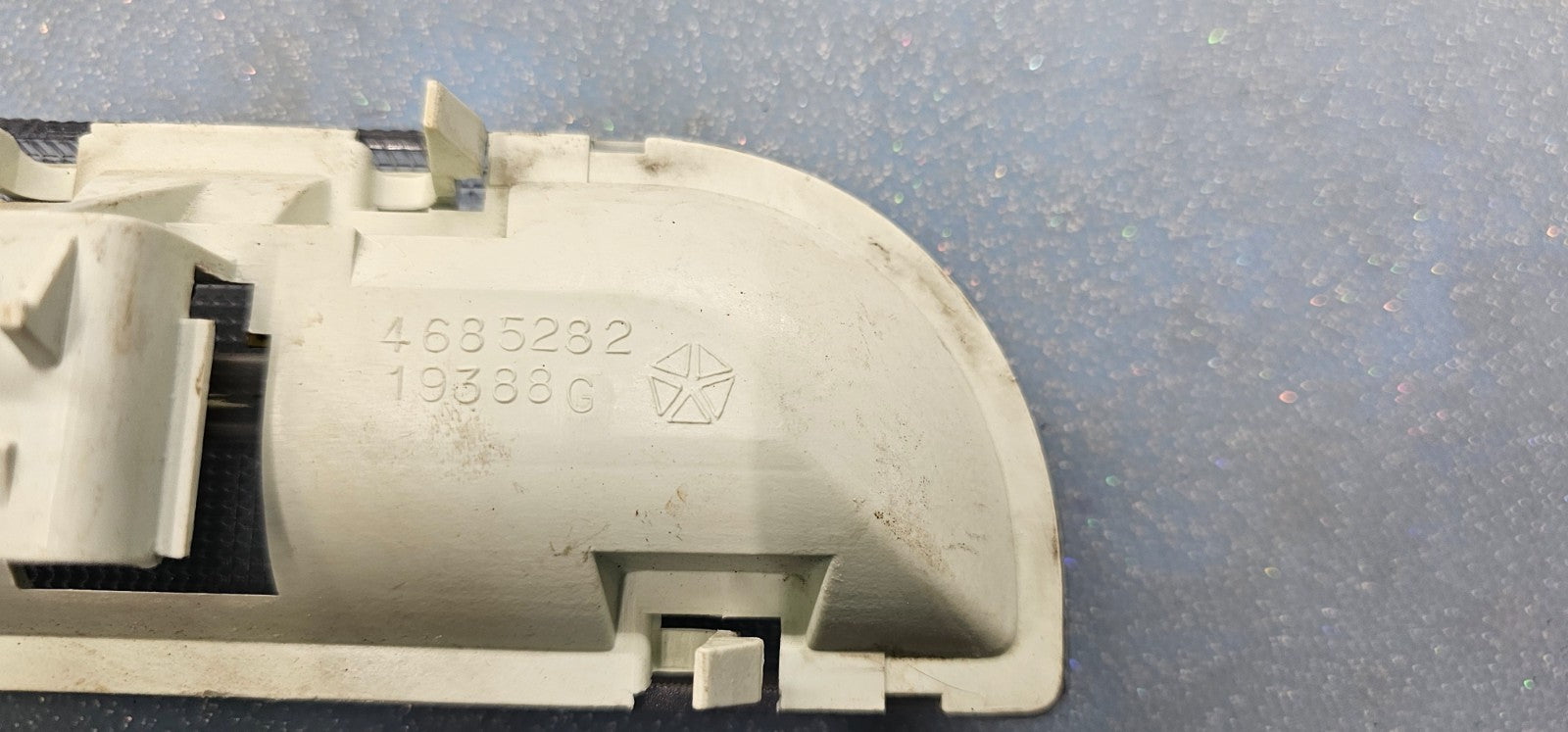 🔥1994-2000 CHRYSLER VOYAGER GRAND VOYAGER INTERIOR DOME LIGHT OEM