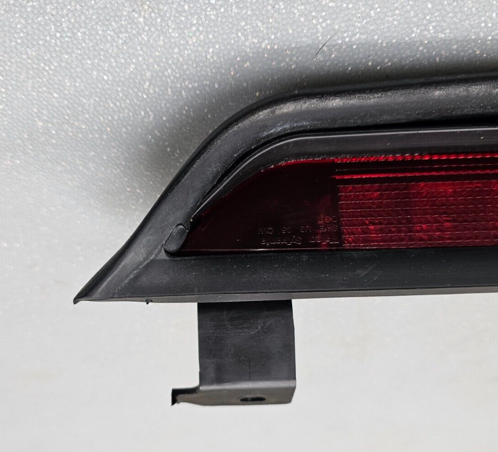 05-08 Nissan Pathfinder Xterra Third Center Brake Light Tail Light Assembly OEM