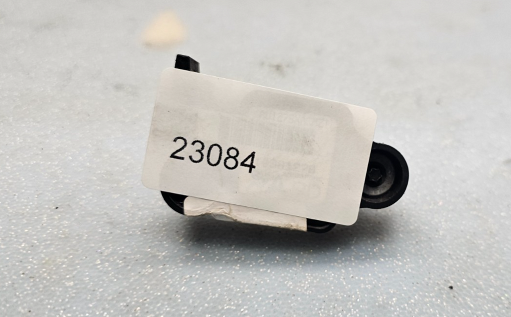 🔥2007-2008 Silverado Tahoe Sierra Escalade Side Sensor black OEM