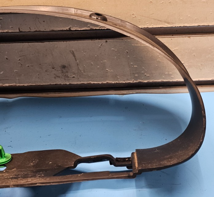 🔥01-07 Caravan Town Country Dash Speedometer Instrument Cluster Bezel Black
