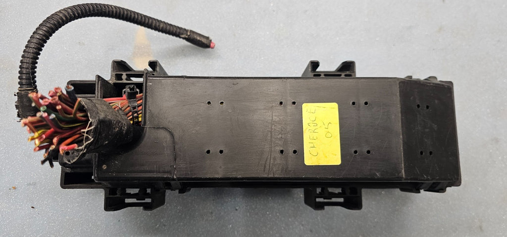 🔥2006 Commander Grand Cherokee 3.7L Engine HOOD FUSE Relay BOX Release Cover