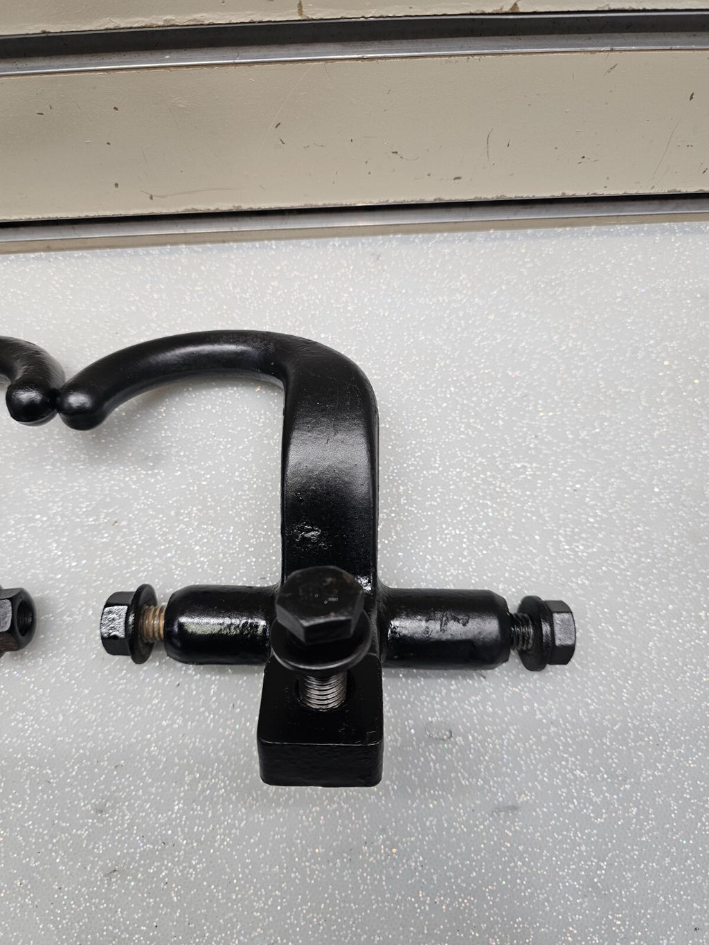 🔥 1999-2006 Chevrolet Silverado Tahoe GMC Yukon Sierra Front Tow Hooks Set OEM