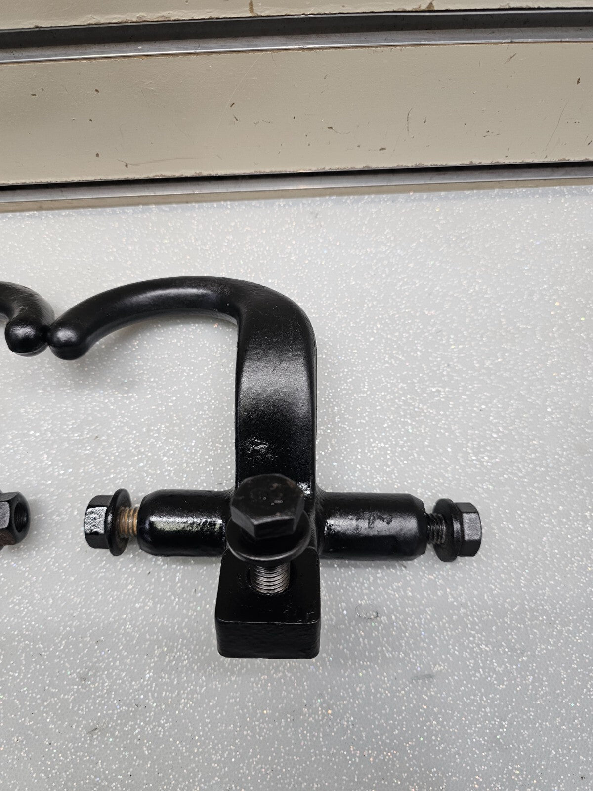 🔥 1999-2006 Chevrolet Silverado Tahoe GMC Yukon Sierra Front Tow Hooks Set OEM