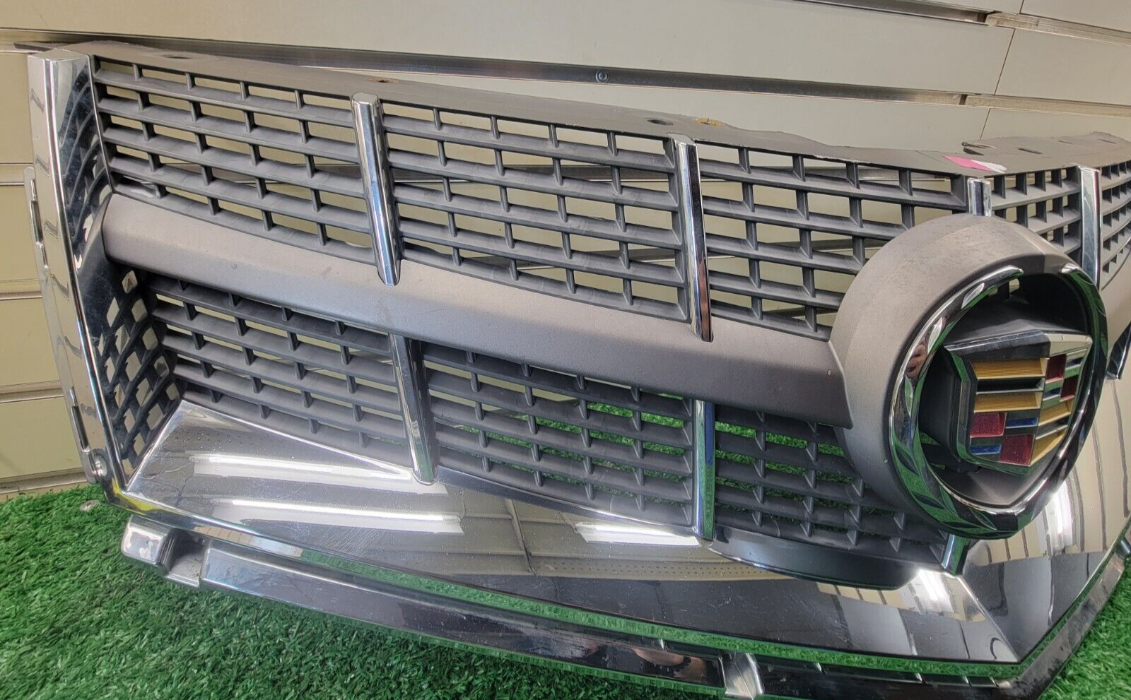 🔥2010-2012 CADILLAC SRX GRILLE WITH EMBLEM ASSEMBLY CHROME OEM