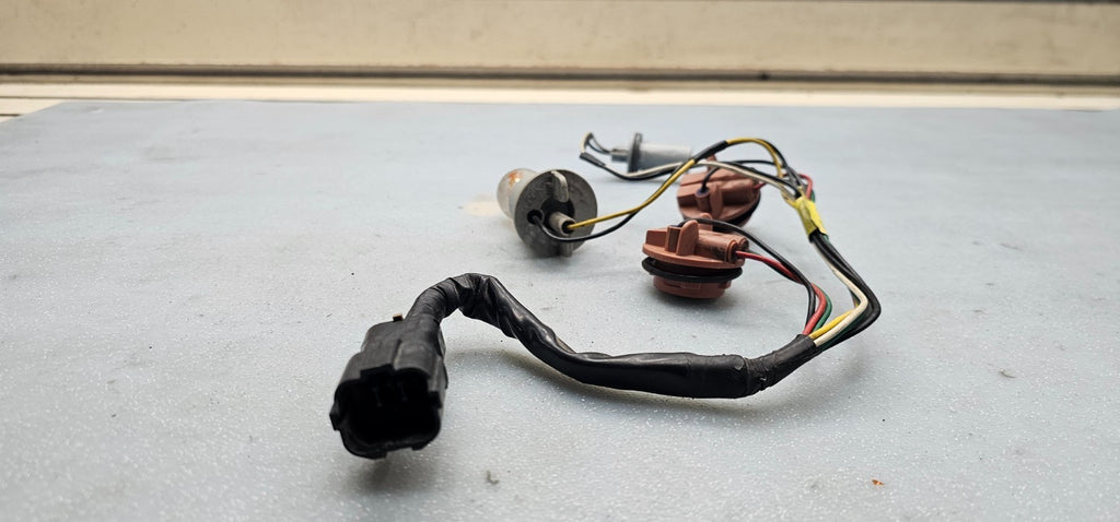 🔥2006-2012 KIA SEDONA TAIL LIGHT BREAK LIGHT ASSEMBLY BULB SOCKET HARNESS