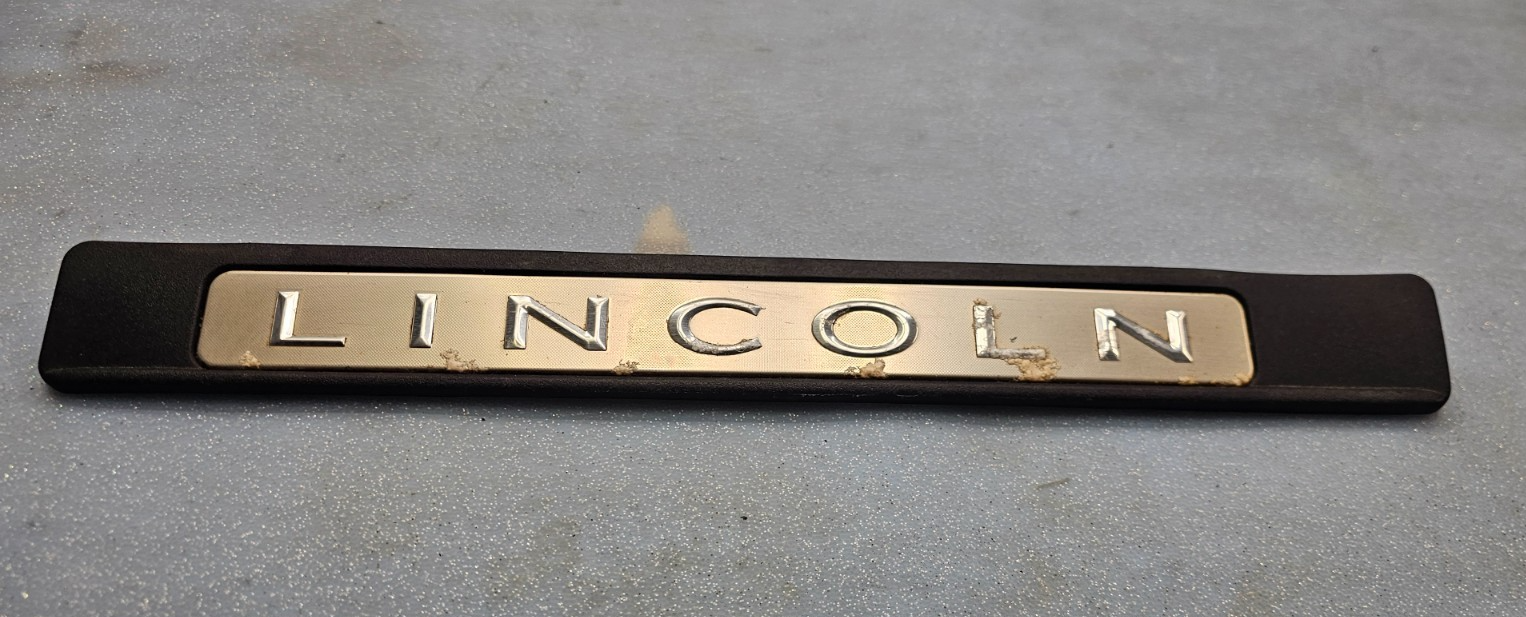 🔥2003-2011 Lincoln Town Car OEM Genuine Interior Trim Door Sill Plate
