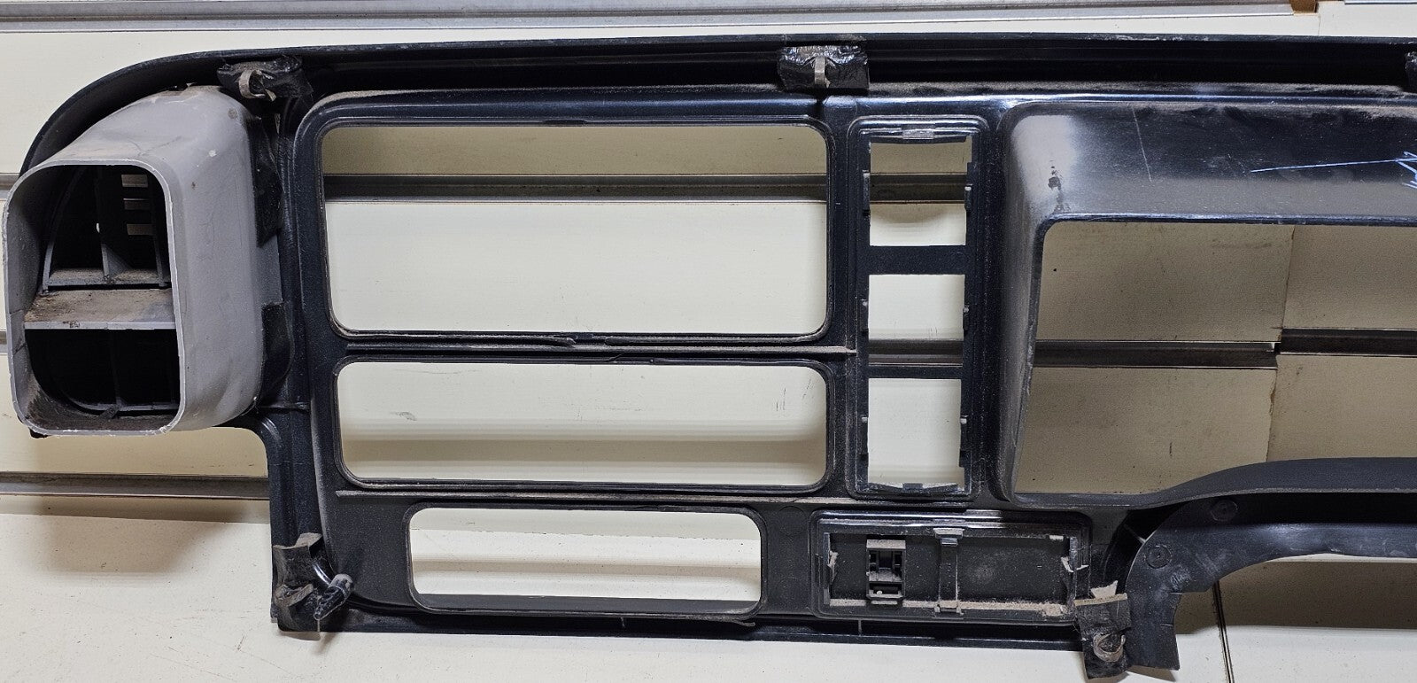 95-99 CHEVY GMC TRUCK SILVERADO CK Cluster Gauge Speedo Dash Bezel LIGHT GRAY C3