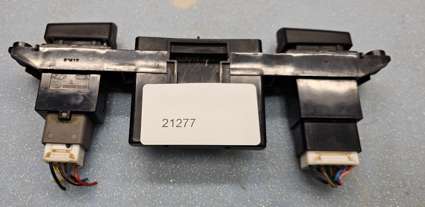 🔥05-10 Kia Sportage Hazard Switch Control Dash Clock Display Time Black