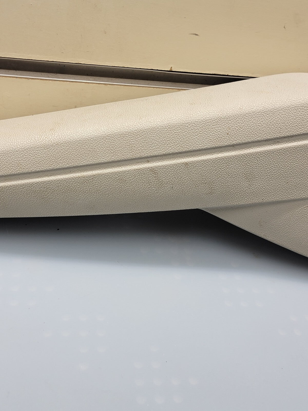 🔥08-11 CARAVAN TOWN & COUNTRY RIGHT PASSENGER SIDE FRONT SEAT ARMREST LIGHT TAN