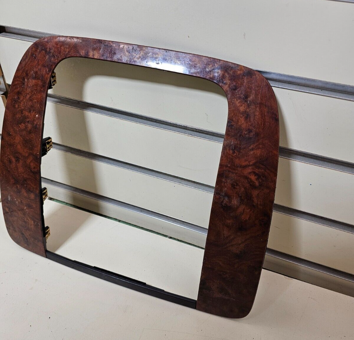 07-13 CHEVY SUBURBAN TAHOE YUKON CENTER DASH RADIO BEZEL TRIM WOODGRAIN ASSEMBLY