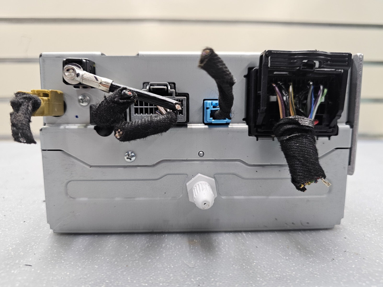 🔥2013 Malibu Volt AM FM Audio Radio Stereo Display Player Module Unit Assembly