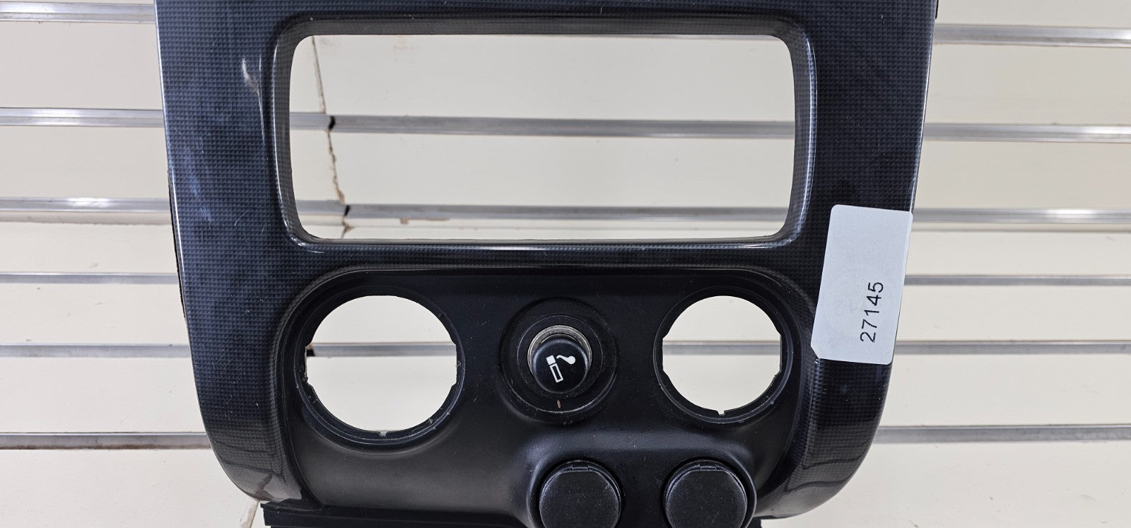 🔥03-08 ENVOY XL FRONT RADIO DASH SURROUND BEZEL TRIM PANEL CLIMATE BLACK