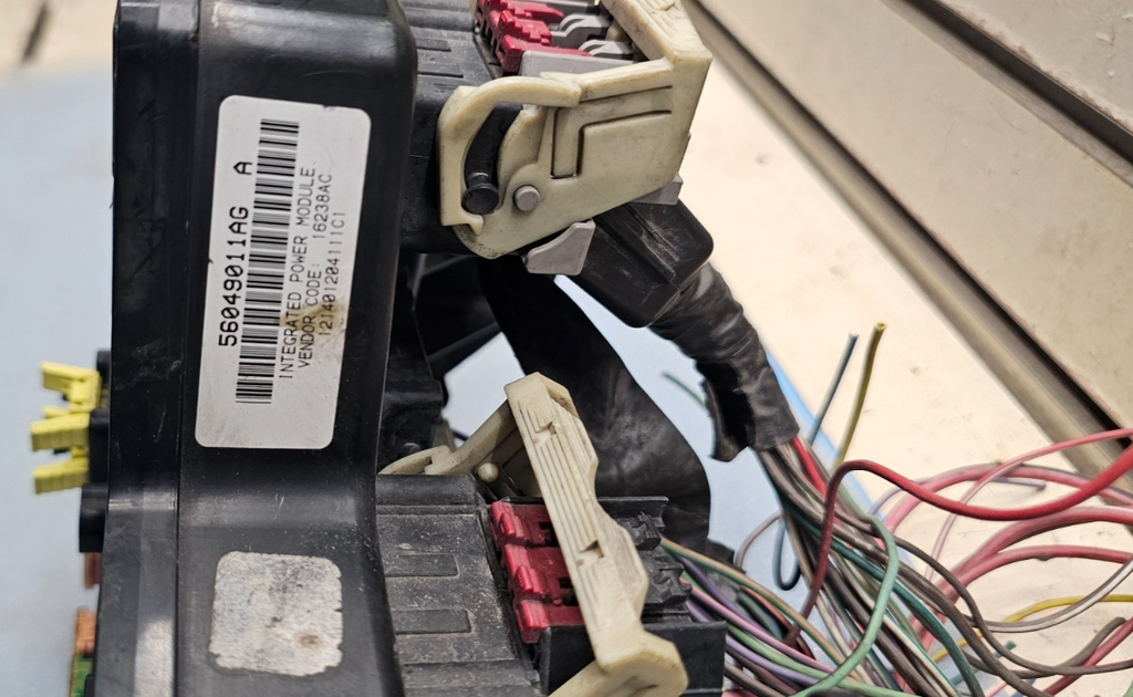 🔥02-05 Dodge Ram Engine TIPM Fuse Box Junction Body Control Distribution Module