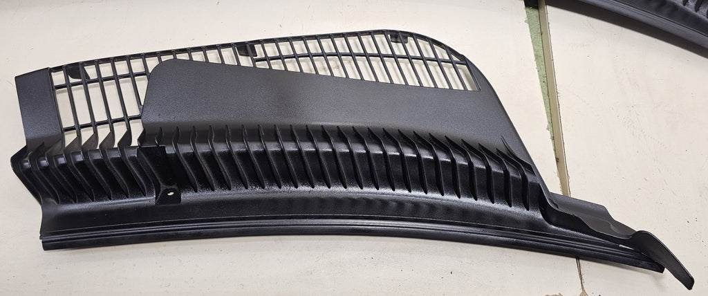 🔥2003-2011 LINCOLN TOWN CAR windshield cover panel LH/RH Assembly