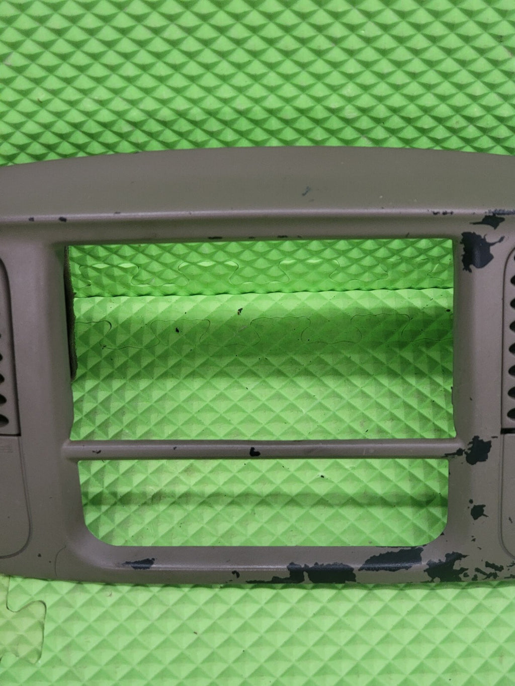 97-03 Ford F150 Center Dash Radio Climate BEZEL Trim Panel🔴AIRBG Line Lt Tan B1